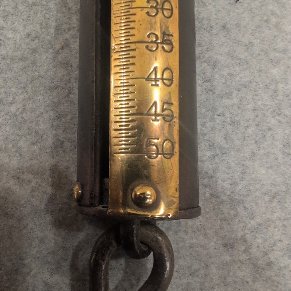 Antique Hanging Spring Scale Balance (0-50 lbs) – Made in USA – Brass Face - Picture 4 of 6